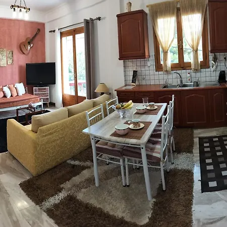 Dimitris & Despoinas * トリポリス